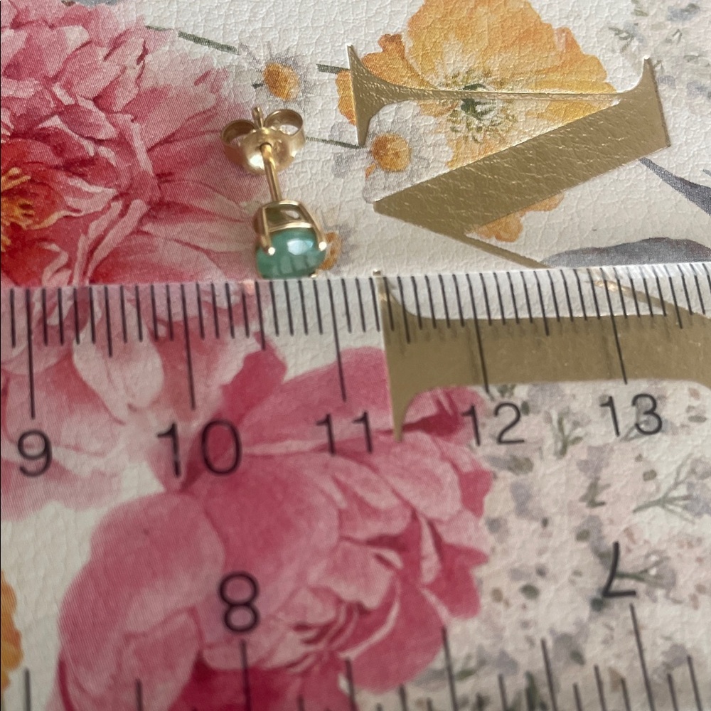 Effy 14 marked single emerald earring